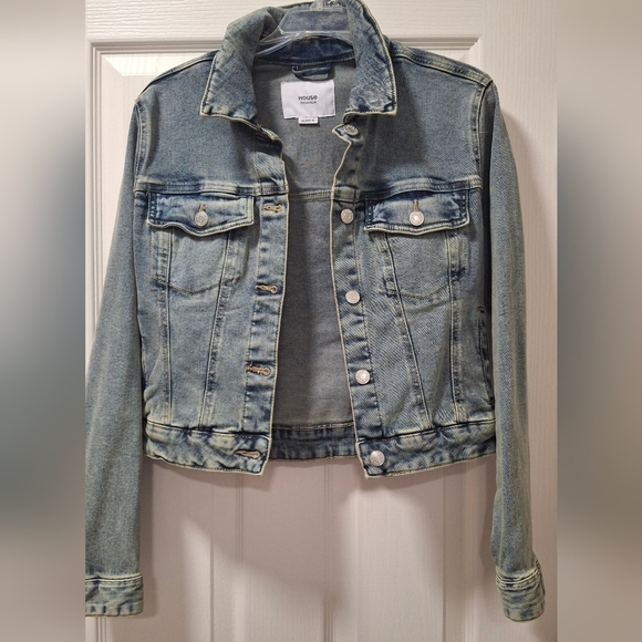 Stylish Blue Jean Jacket with Red Snake Embroidery - Picture 5 of 5